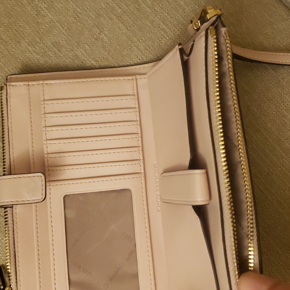 Last Chance: MK brown and blush wristlet wallet - Picture 7 of 7